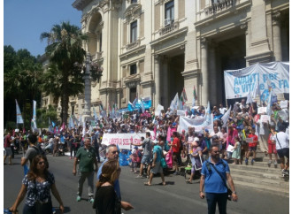 Scuola, via le ideologie: le famiglie sfidano il Ministero